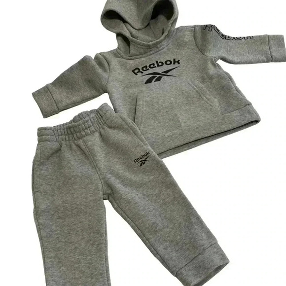 Reebok sweatsuit - Picture 1 of 12